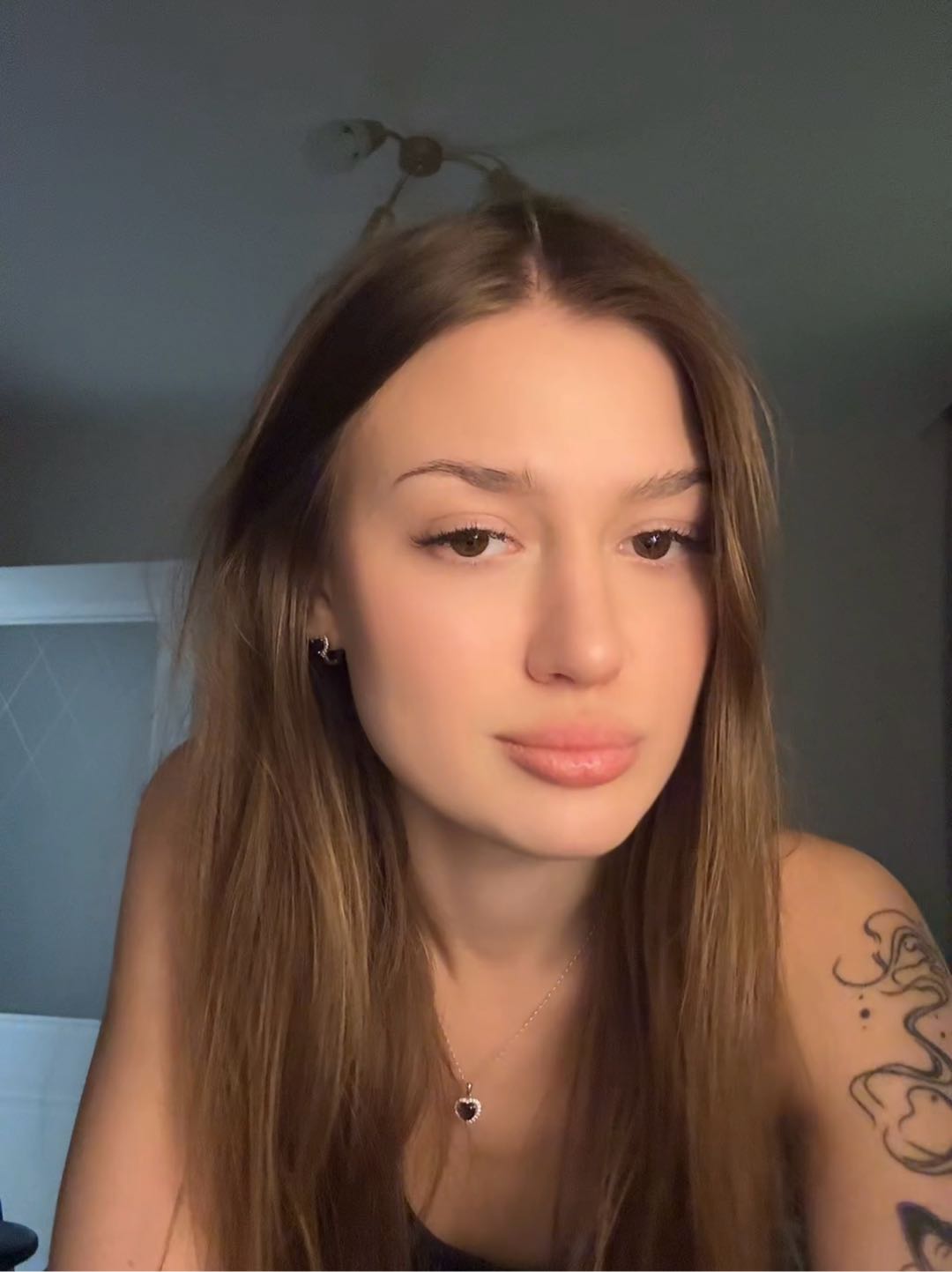 Holy from Russia, chatting with strangers in Tochato online chat rooms