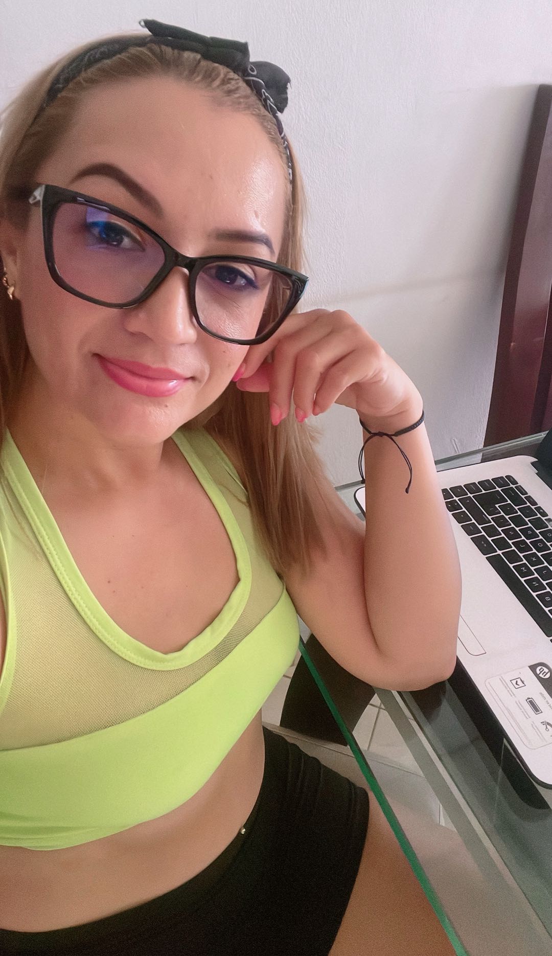 Cherry from Colombia using Tochato chat rooms with no registration