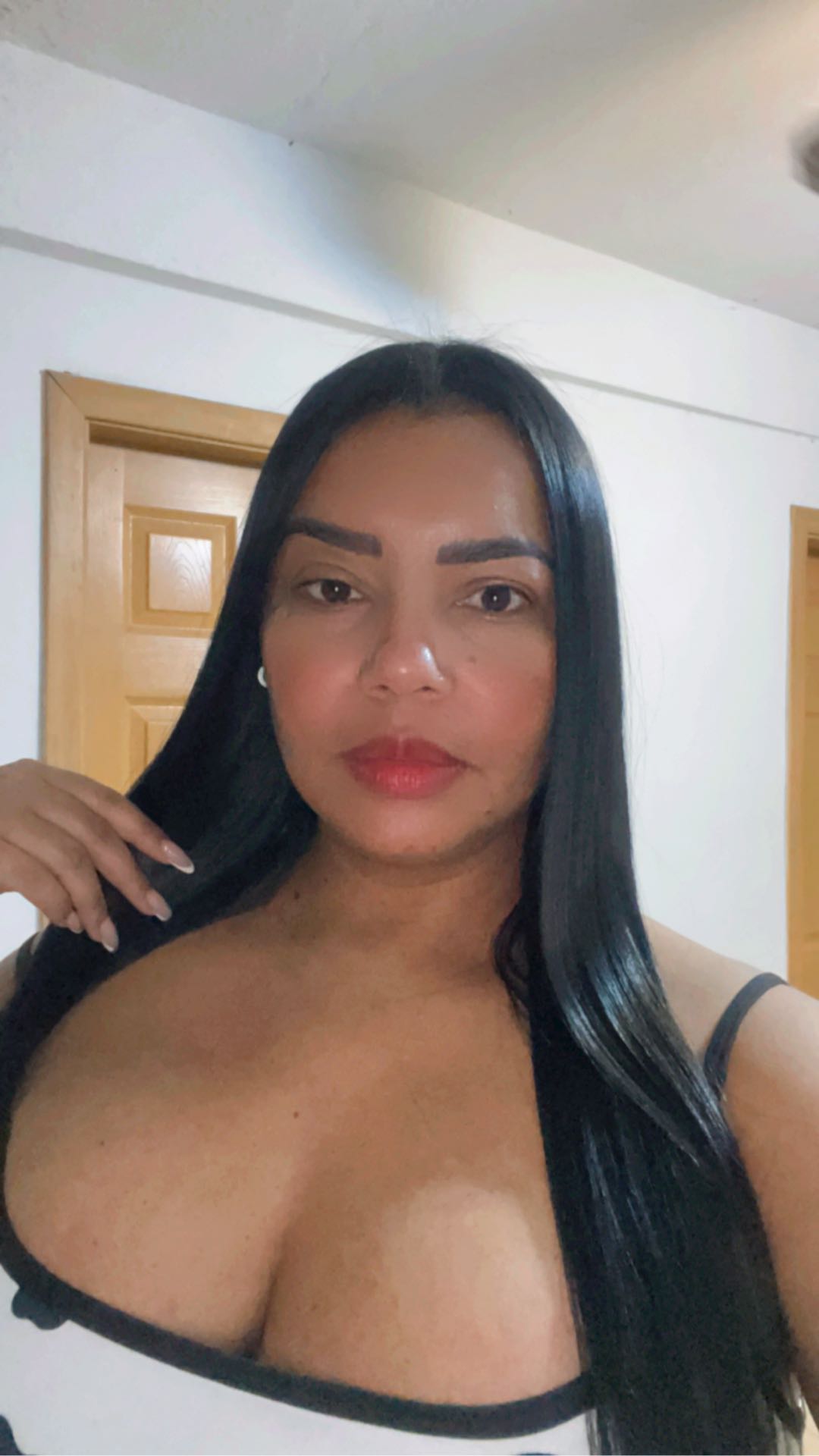 Nurkys from Venezuela online on Tochato