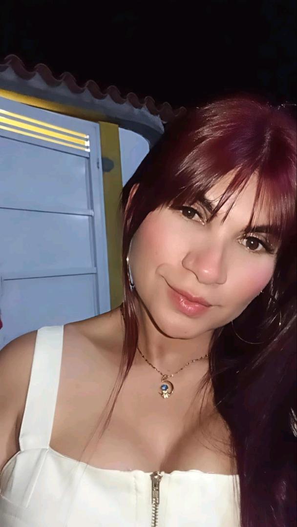 Vickely from Venezuela — one of the people you can chat online with on Tochato